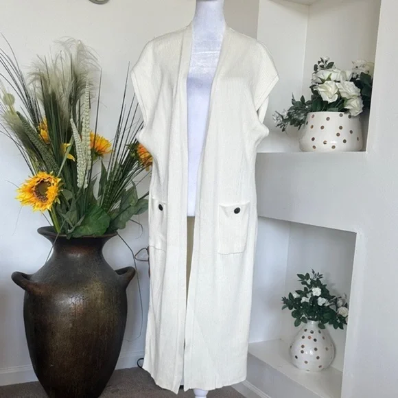 White House Black Market Cream Cardigan - Picture 2 of 7